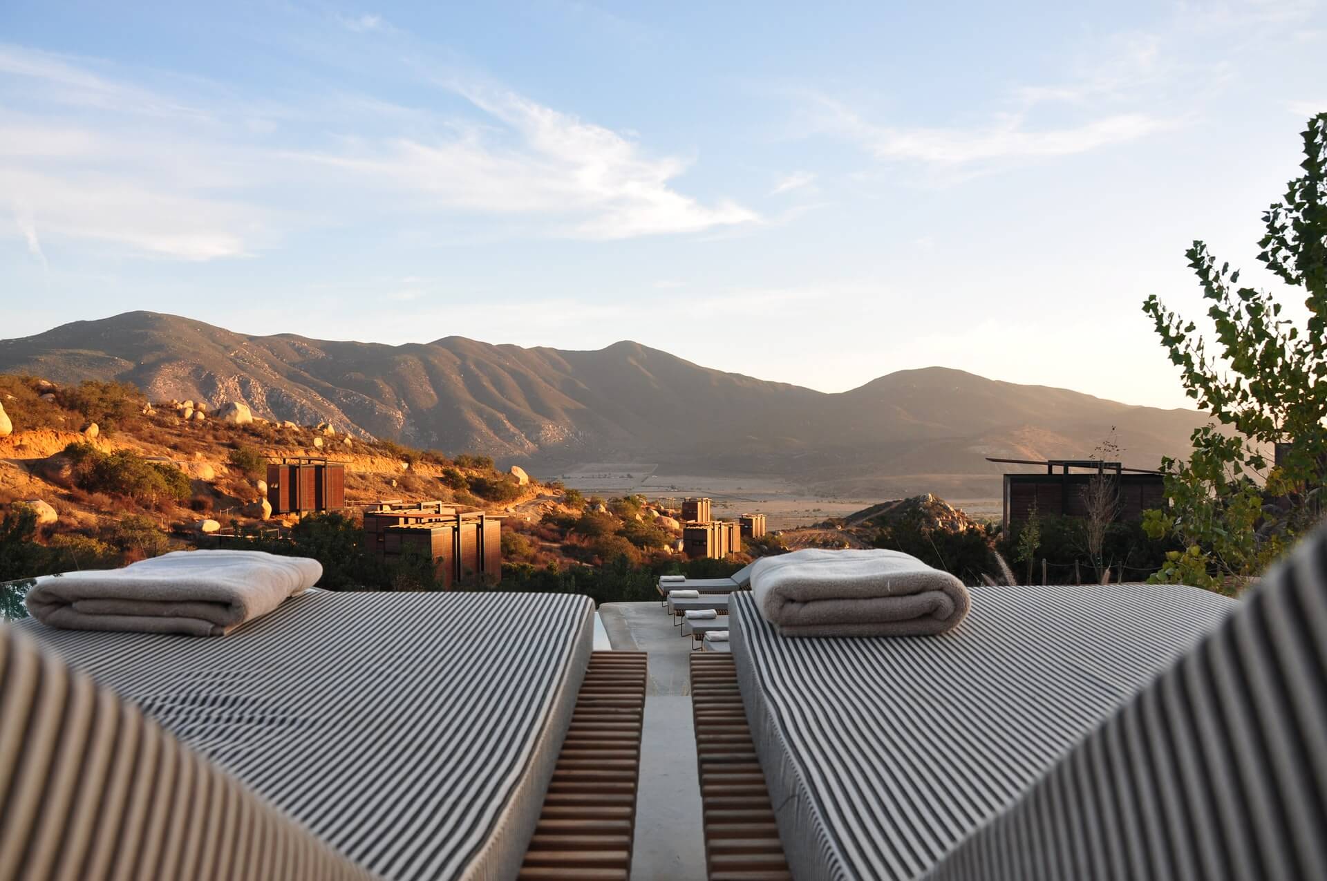 Luxury Holiday Villa Overlooking Mountains